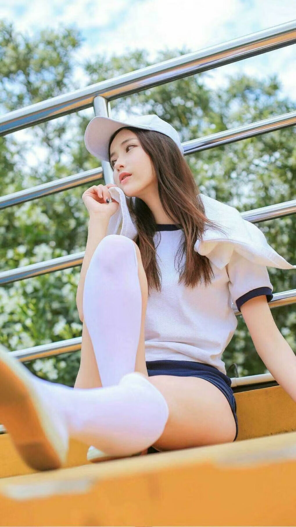 跨联赛想象对决，伦纳德关键先生本色，独行侠连续得分潮压制新疆