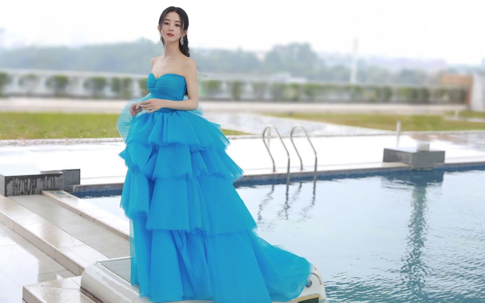 爱游戏官网-烽火连城，当团队荣耀的号角吹响，莱万的数据却在星夜轰然炸裂